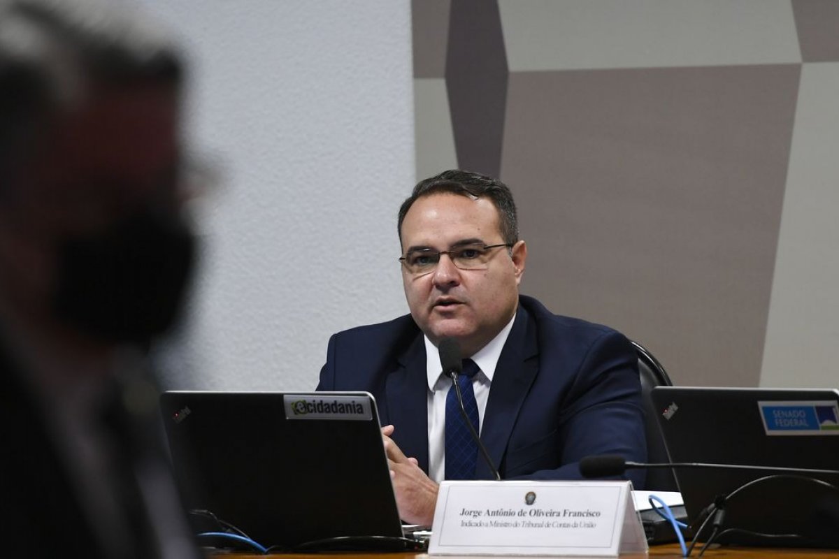 TCU suspende penduricalho de até R$ 1 bilhão a juízes federais