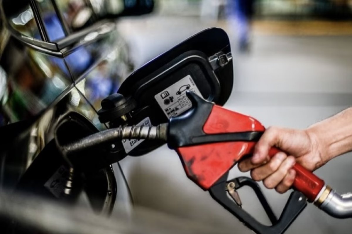 Diesel vendido por refinaria privada está saindo a 30 centavos mais barato que na Petrobras 