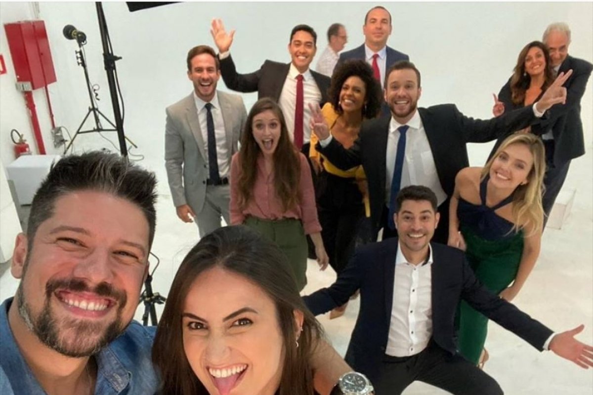 Ex-jornalistas da Globo agitam  a web  ao posarem juntos na CNN