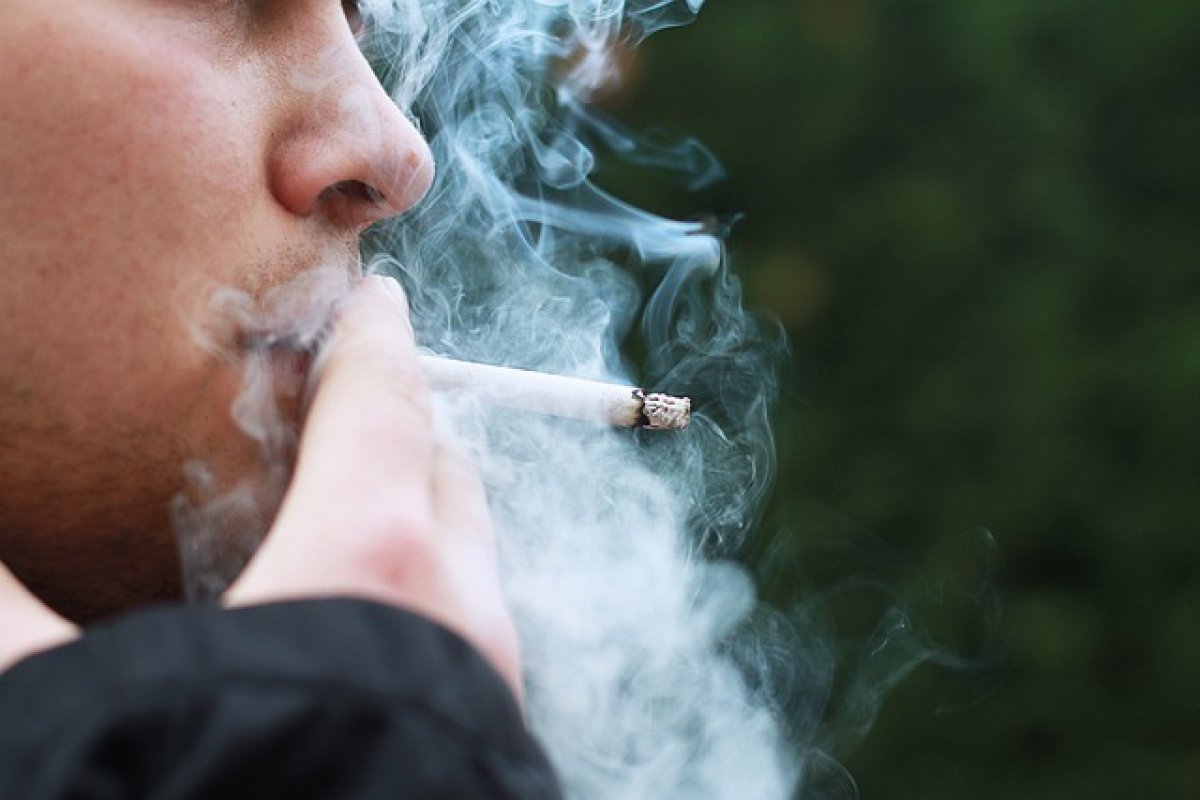 Consumo de tabaco diminui no Brasil, mas cigarro eletrônico preocupa  