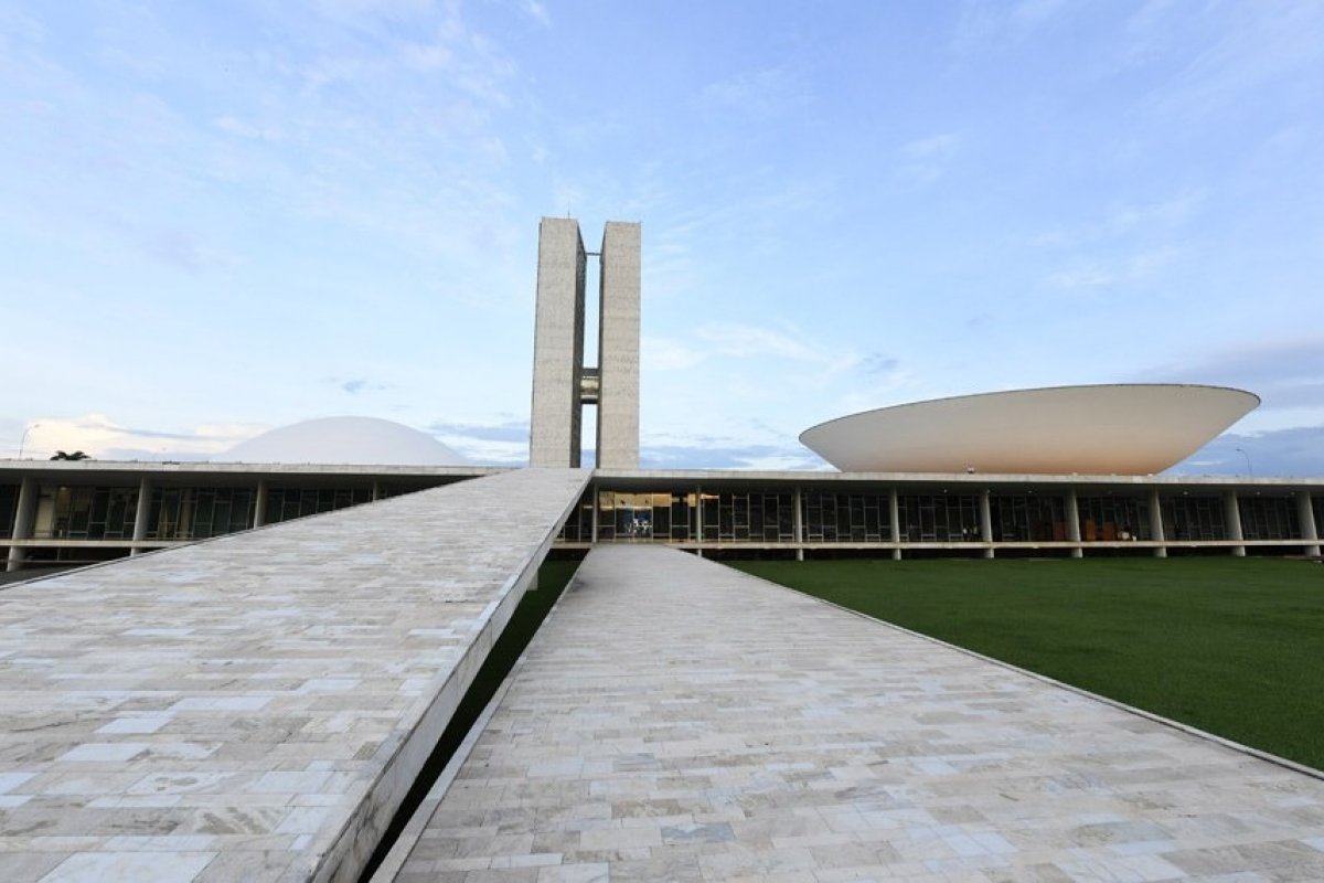 Presidente do BC deve explicar alta taxa de juros ao Congresso nesta semana