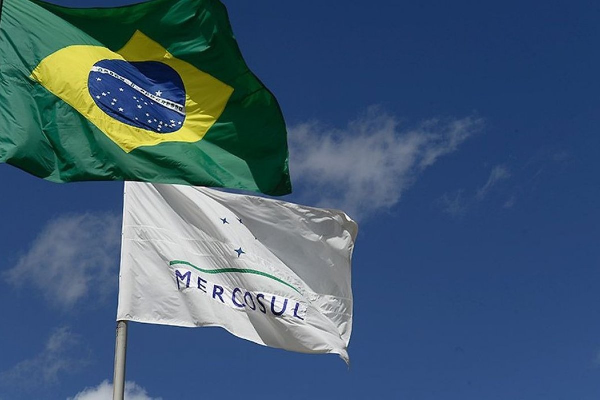 Governo Lula quer fechar acordo Mercosul-UE neste semestre, diz secretário-executivo