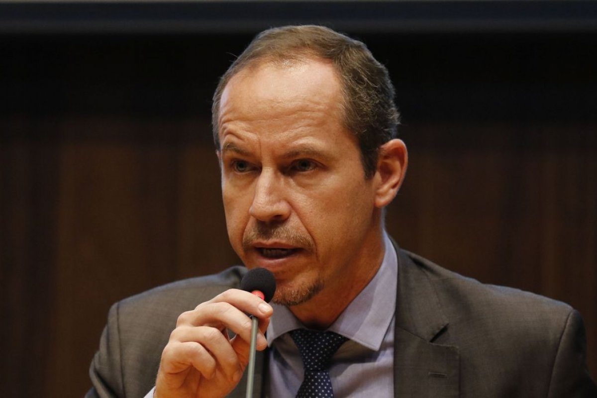 Comissão da Câmara convoca Ricardo Cappelli para depor sobre imagens do 8 de Janeiro