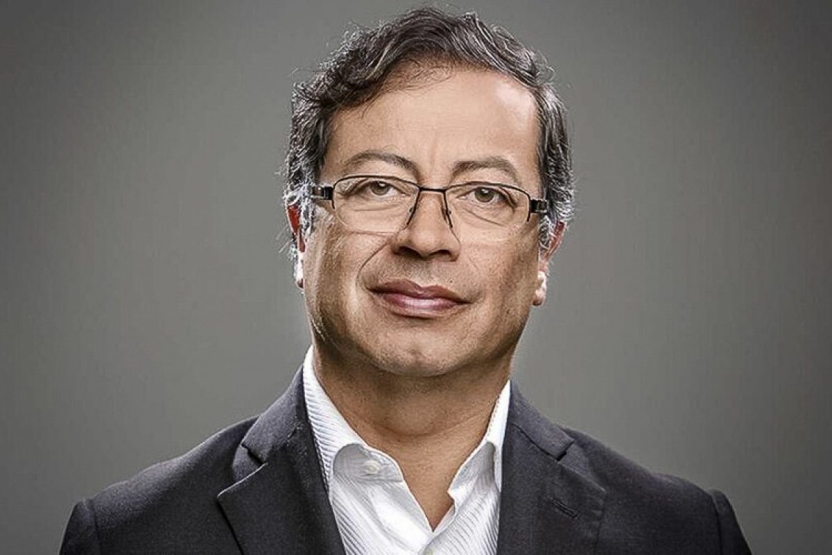 Presidente da Colômbia pede renúncia de todos ministros do governo