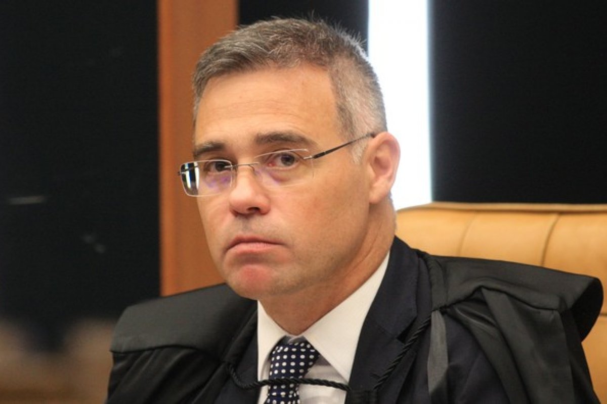 André Mendonça suspende processos que sobre compra de terras por estrangeiros