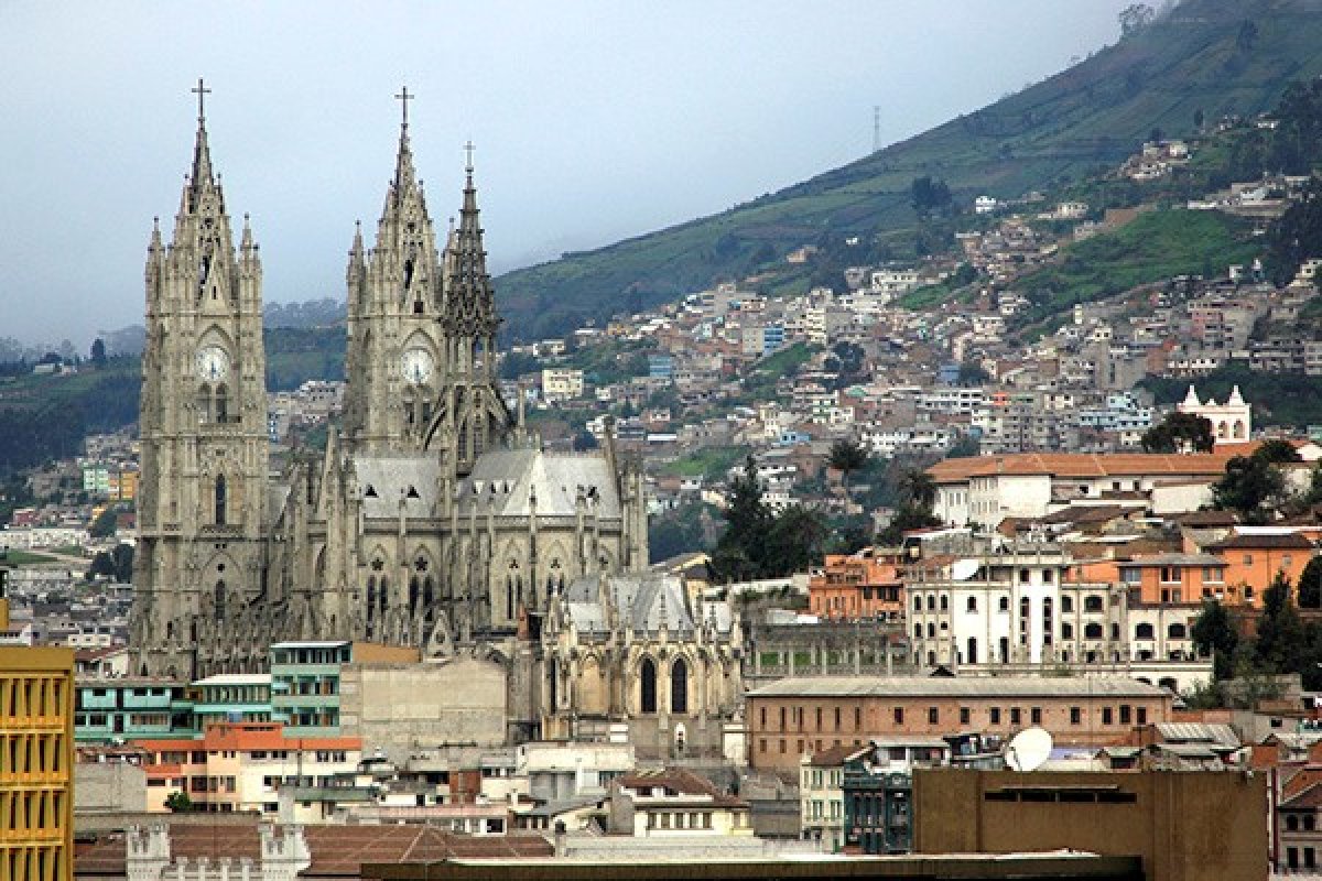 Capital do Equador é atingida por forte tremor de terra