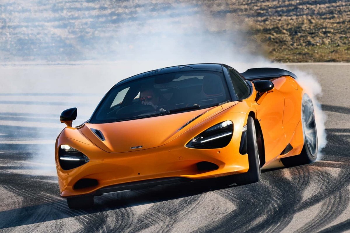 McLaren lança esportivo 750S com motor V8 de 750cv 