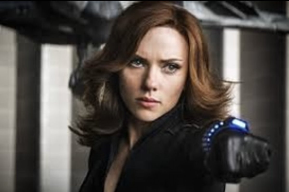 Scarlett Johansson encerra parceria com a Marvel onze anos após estrear como viúva negra