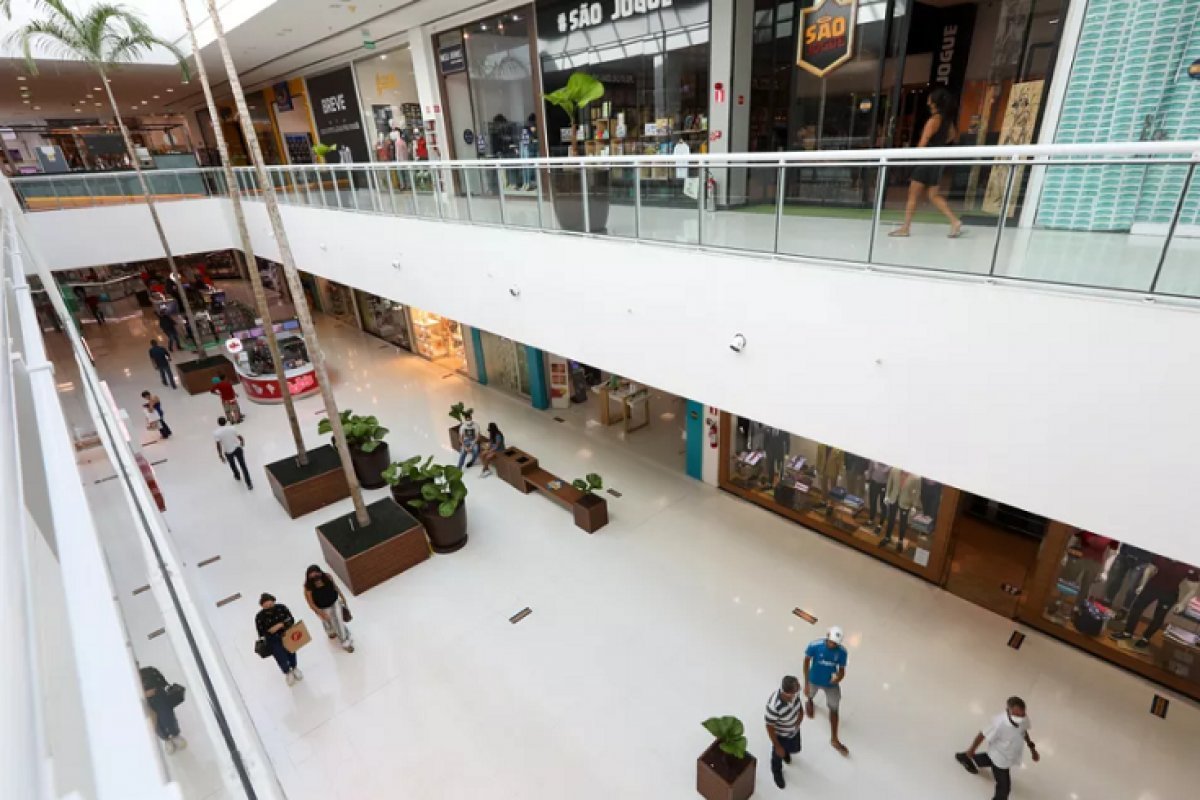 Confira as mudanças de horário nos serviços no feriado do Dia do Trabalhador 