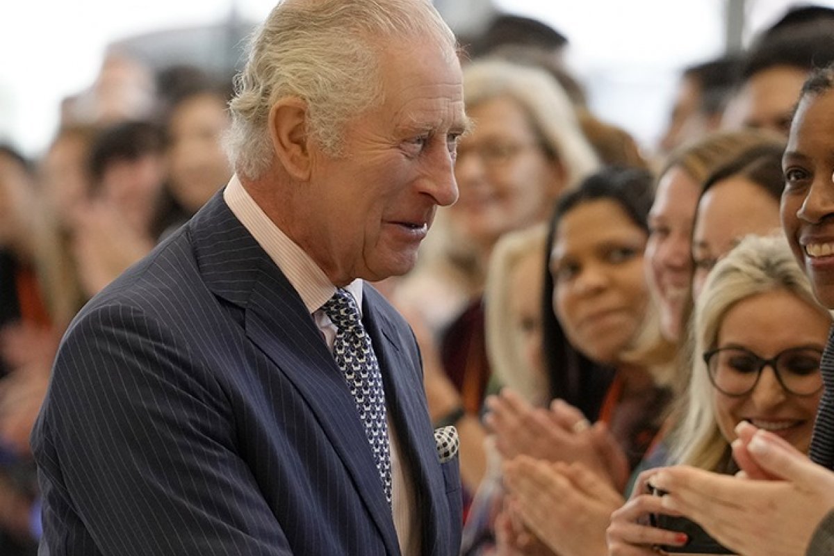 Coroação de Charles III quebra a tradição da realeza britânica