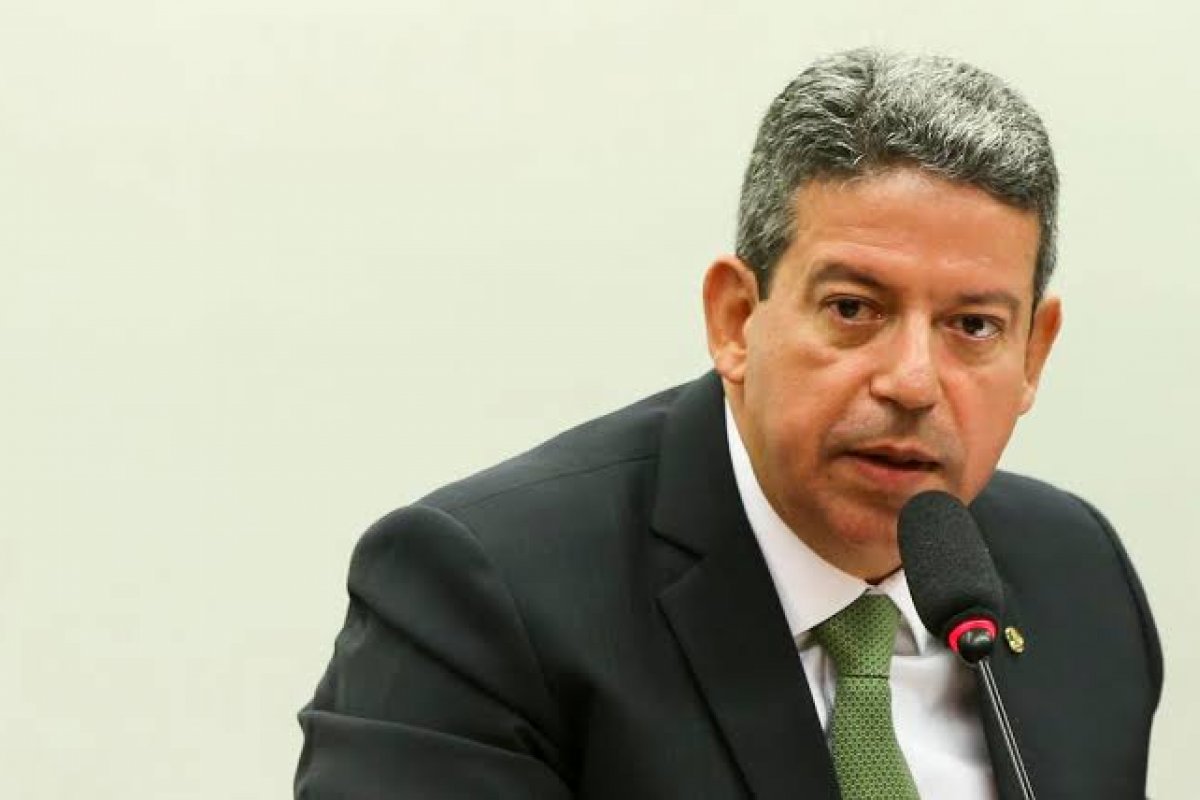 Presidente Lula se encontra com presidente da Câmara em meio a impasse sobre PL das Fake News