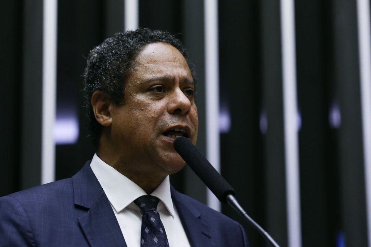 Relator pede retirada de PL das Fake News da pauta da Câmara 