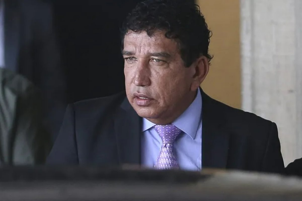 Magno Malta pode visitar presos da Papuda e da Penitenciária Feminina do Distrito Federal, autoriza Moraes 