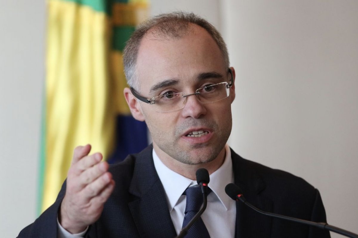 Mendonça mantém decisão do STJ que pode render R$ 90 bilhões ao governo