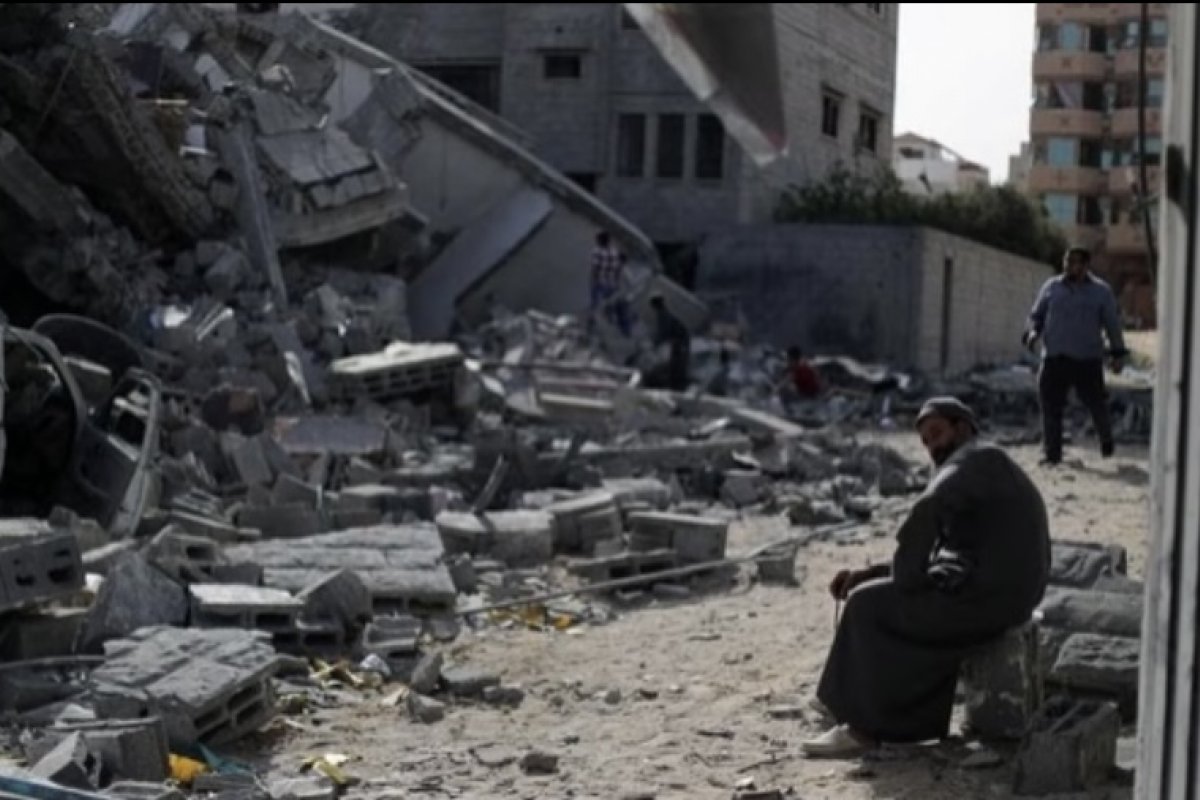 Bombardeios israelenses deixam 13 civis mortos na Faixa de Gaza 