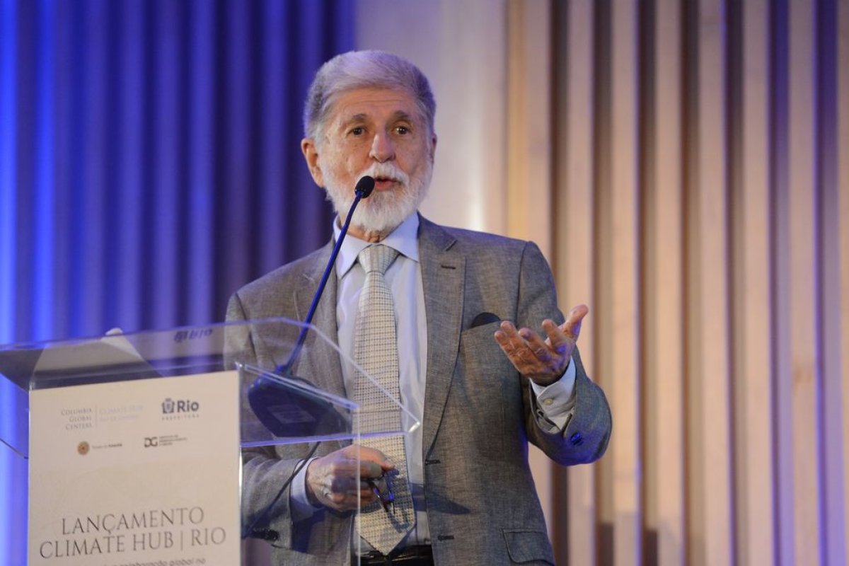 Celso Amorim relata reunião positiva com presidente ucraniano durante viagem enviada por Lula