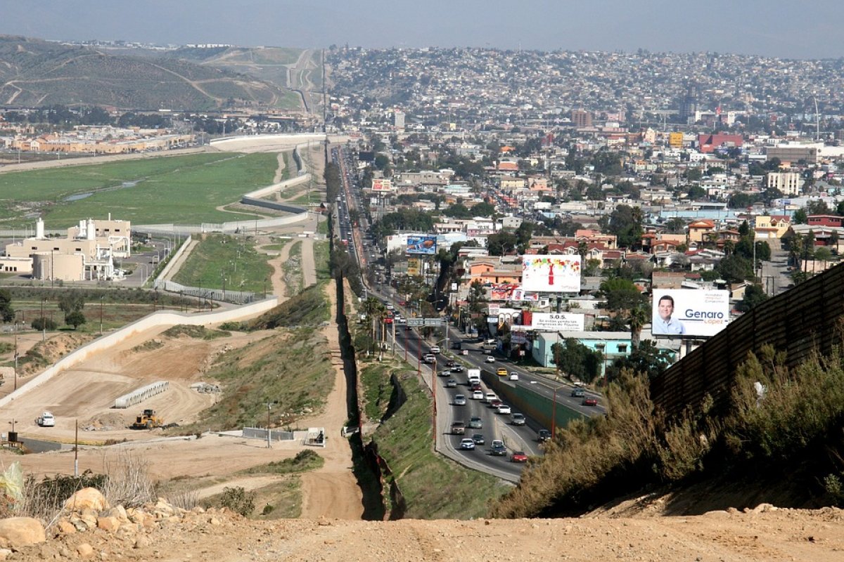 EUA afirma que vai continuar expulsando migrantes após fim de medidas sanitárias 