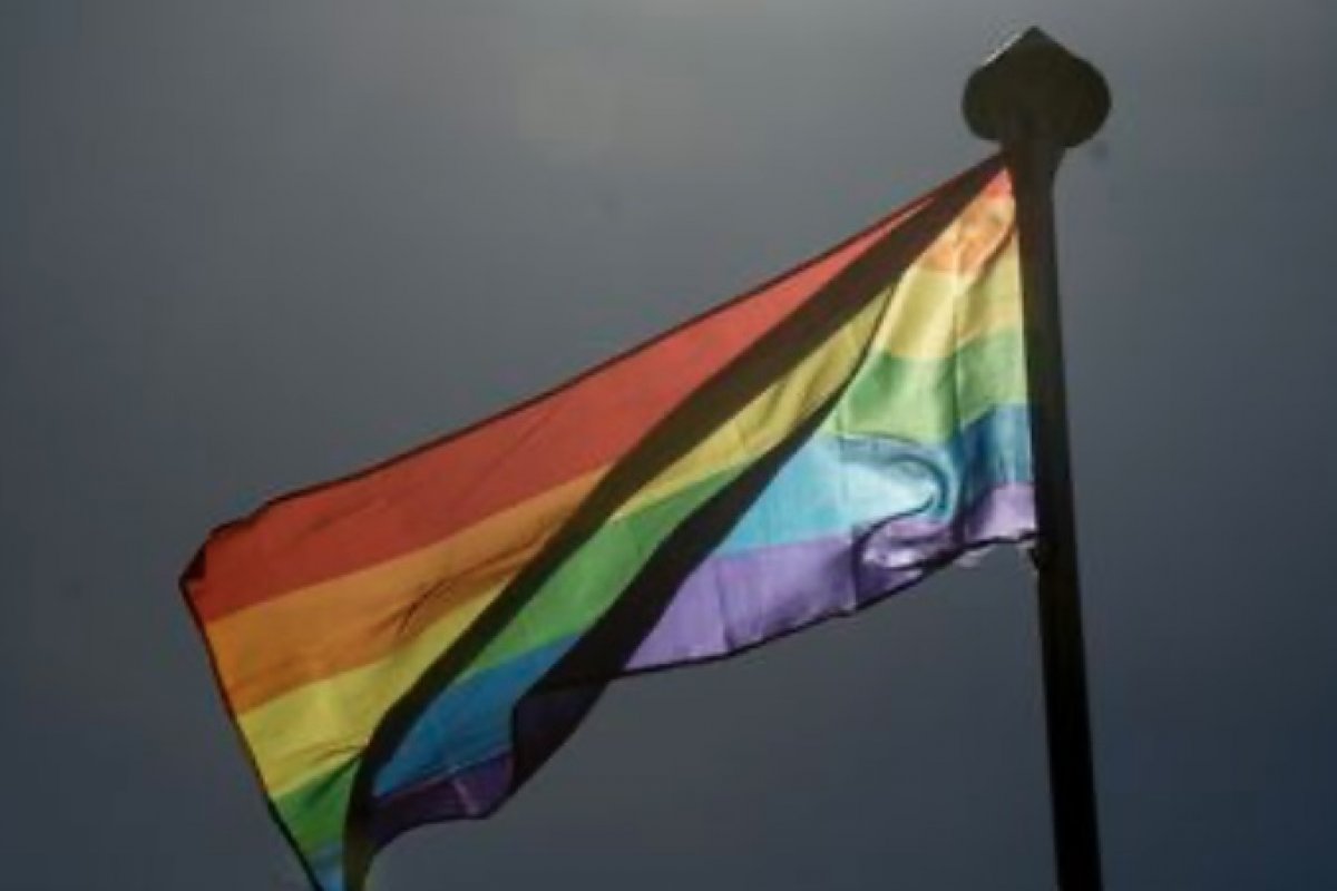 Cubanos celebram 7 meses do casamento entre pessoas do mesmo sexo com o tema “Socialismo sim, homofobia não” 