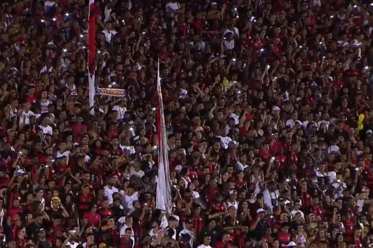 Vitória perde para o Atlético-Go no Barradão e sofre primeira derrota na Série B