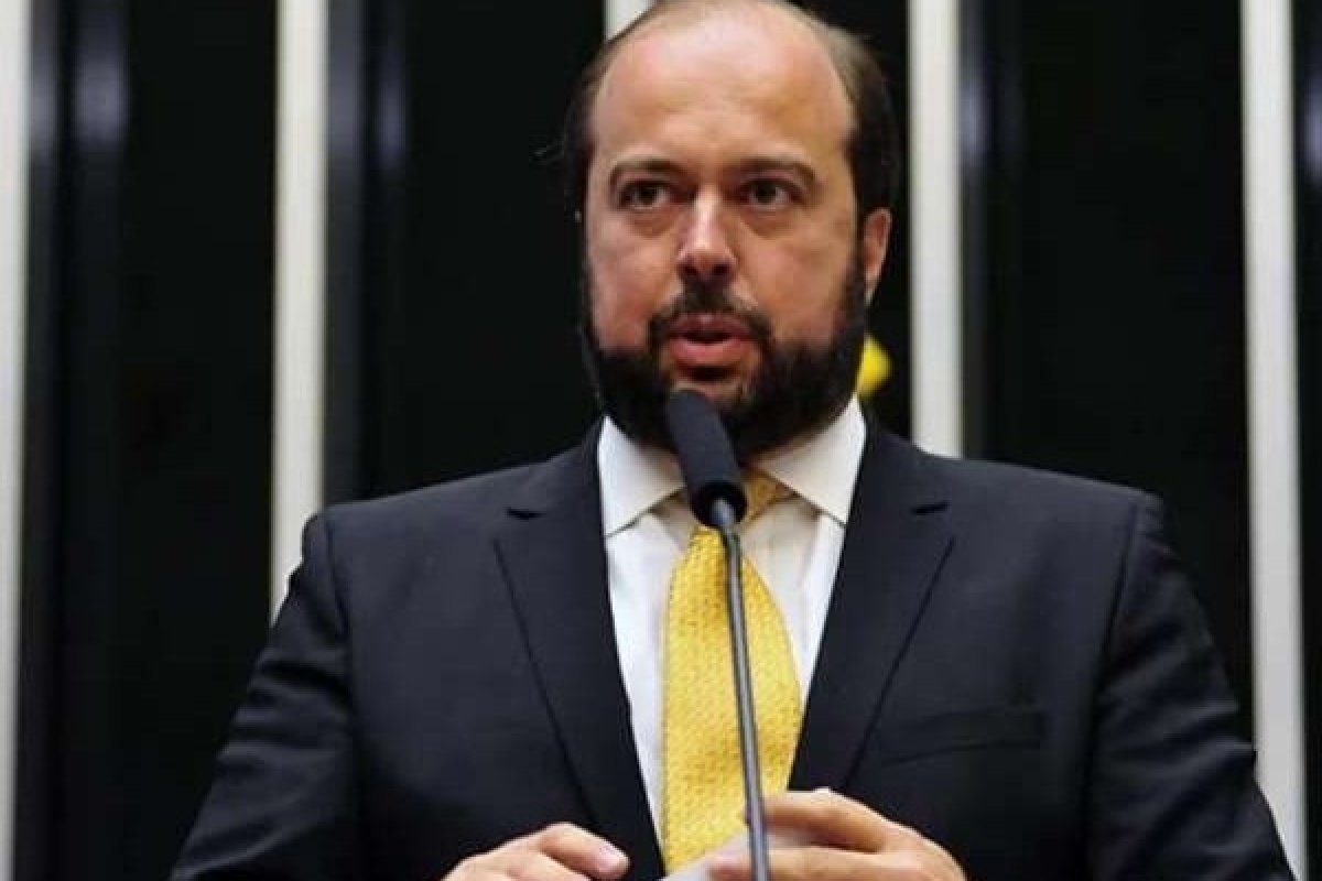Alexandre Silveira afirma que a "Petrobras trabalhou contra o país nos últimos anos"