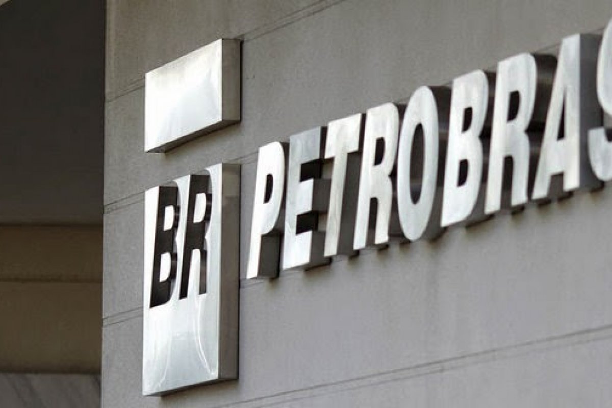 TST determina devolução de valores bloqueados em contas de entidades sindicais da Petrobras 