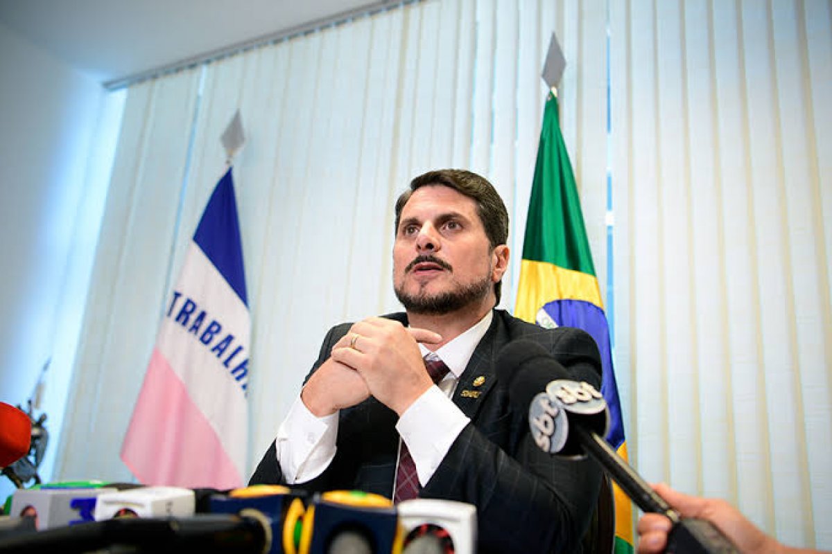 Vídeo: senador Marcos do Val afirma que governo Lula tem plano de assassiná-lo