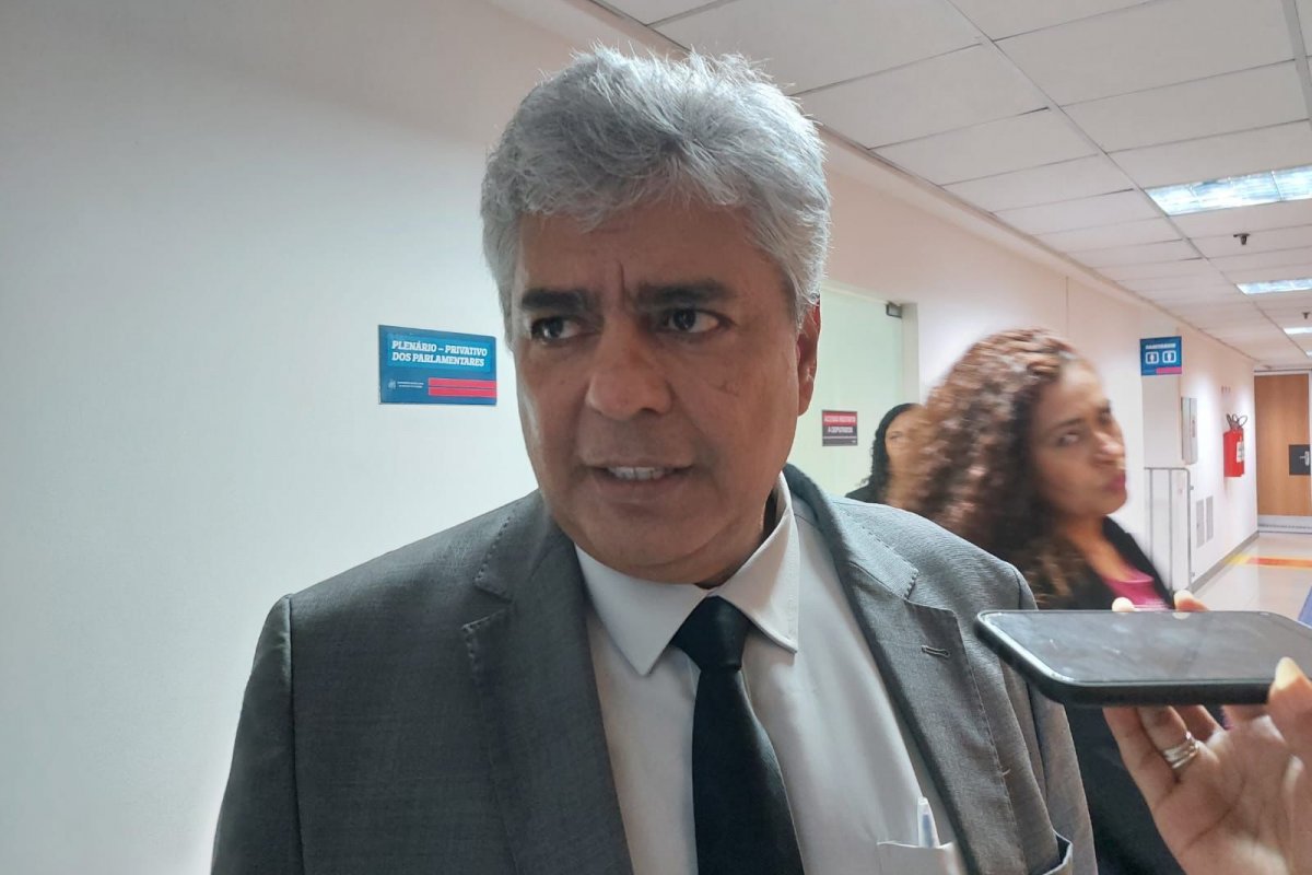 "A gente vai obstruir", diz deputado Robinho sobre votação do reajuste de servidores 