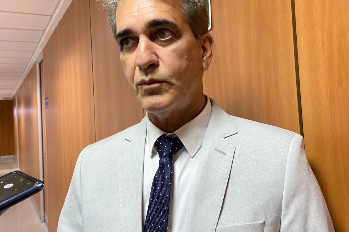 Robinson Almeida diz que "cobertor é curto" ao defender reajuste de 4% para servidores 