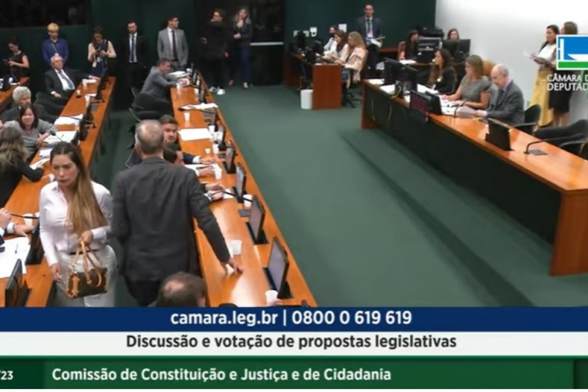 PEC da Anistia é aprovada pela CCJ da Câmara 