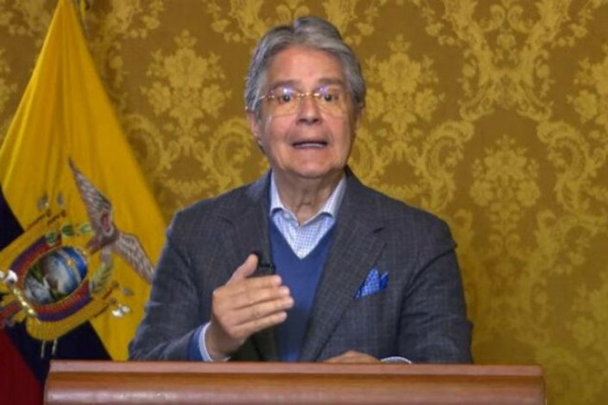 Presidente do Equador dissolve Congresso e convoca novas eleições