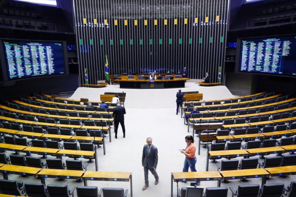 PL que responsabiliza empresas por desastres recebe regime de urgência na Câmara dos Deputados