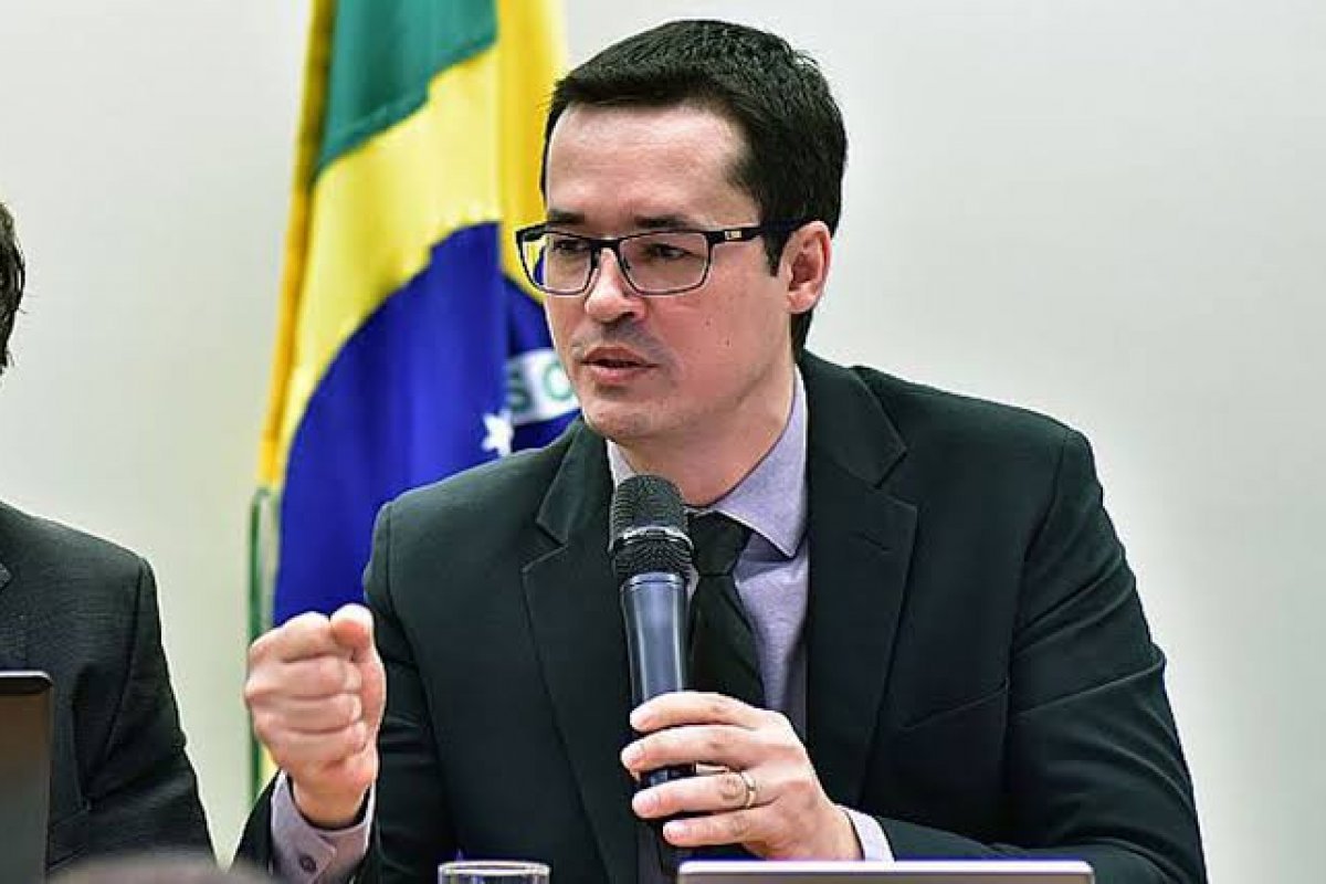 Site do TSE altera status de candidatura de Deltan Dallagnol para “não eleito” 