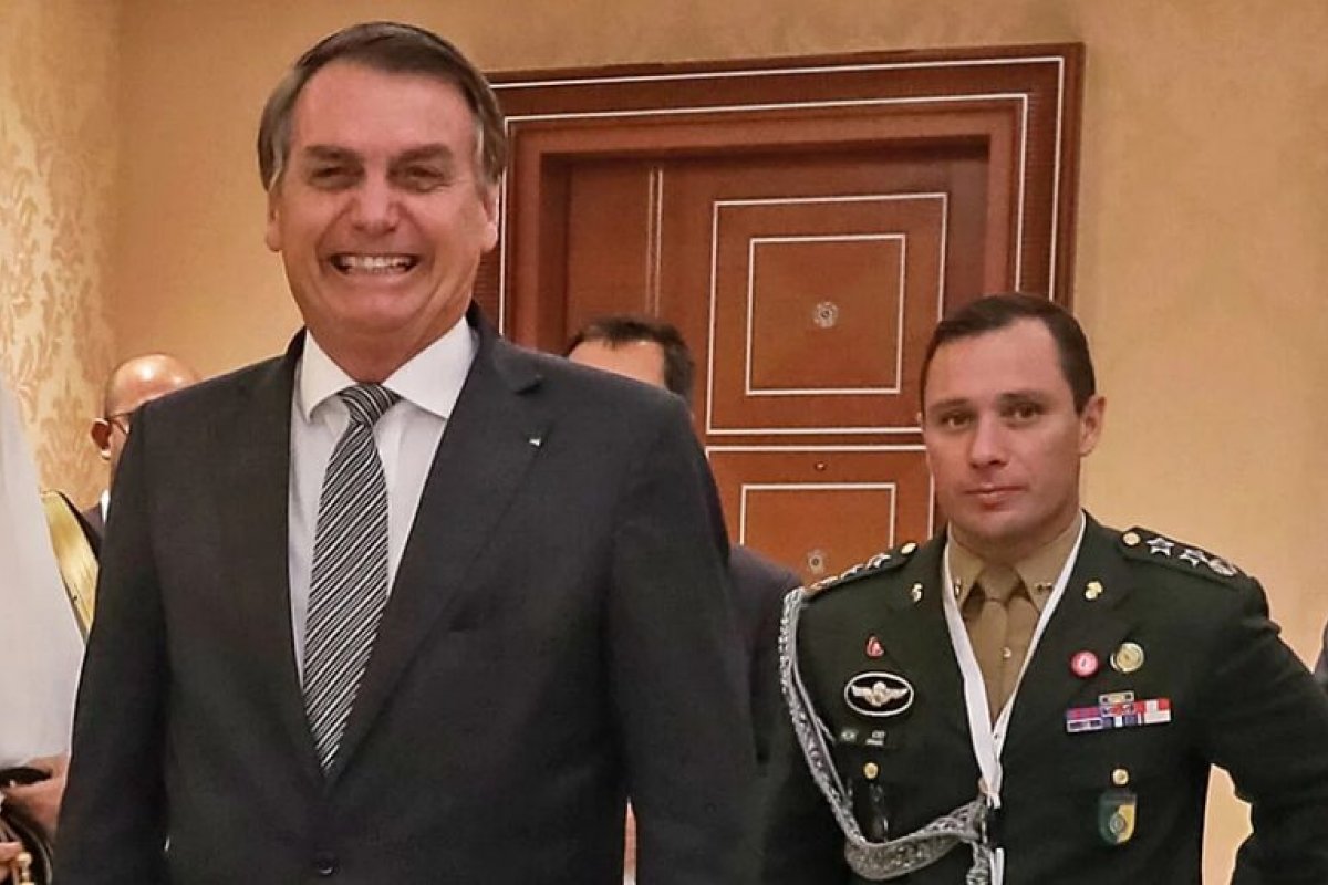 'Peço a Deus que não tenha errado e cada um siga sua vida', diz Bolsonaro sobre Cid