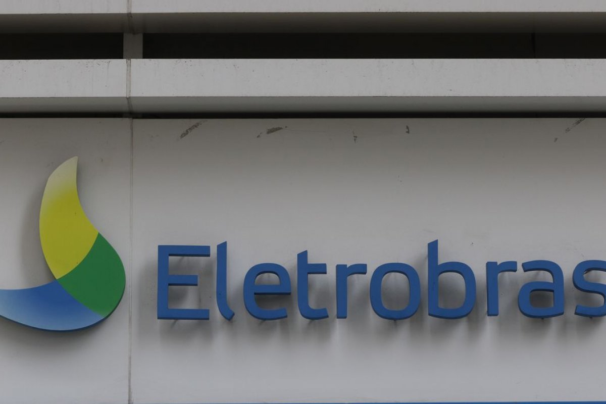 Ações da Eletrobras acumulam queda de 30% em 6 meses