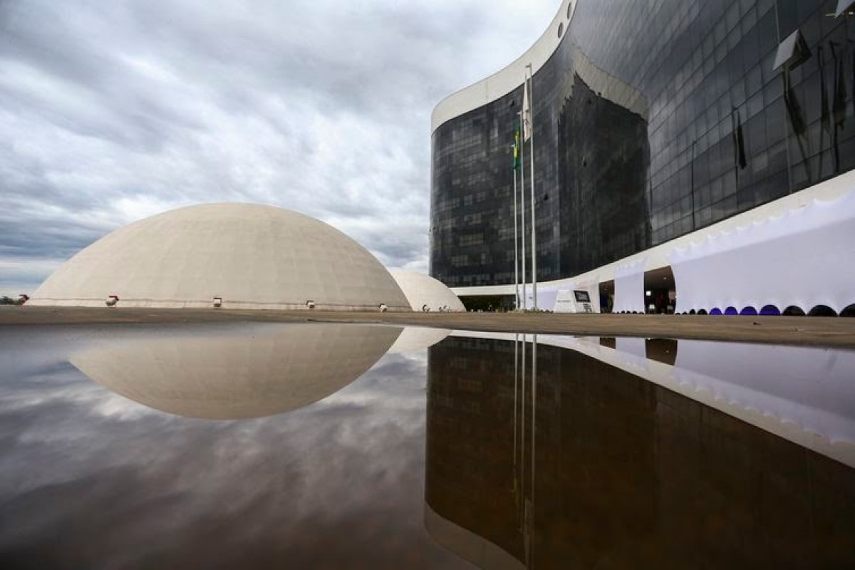 STF deve escolher em breve novos ministros do TSE