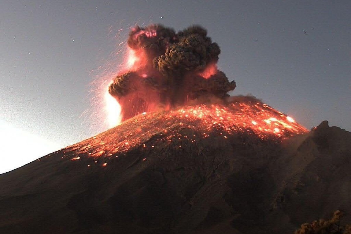 Vulcão Popocatépetl: imagens mostram momentos da erupção 