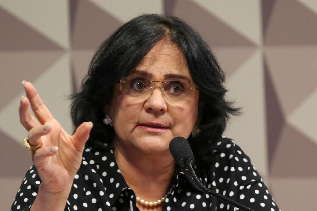 Damares declara desejo de 'dividir' Ilha de Marajó e entrar como 'princesa regente' 