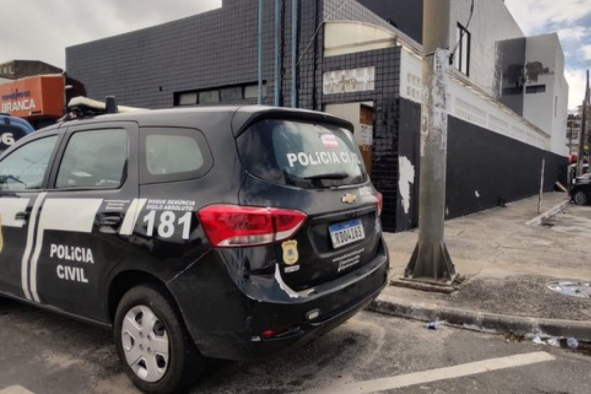 Homem é procurado por matar ex-companheira a facadas no bairro da Liberdade
