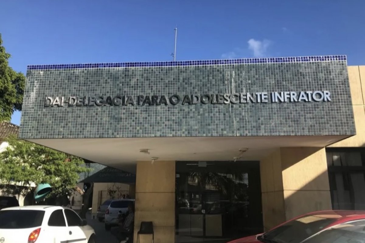Vice-diretor de escola fica ferido após ser agredido por aluno em Salvador