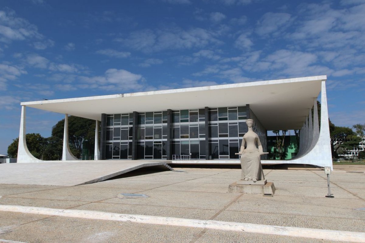 STF forma maioria pela constitucionalidade da lei que proíbe pulverização aérea de agrotóxicos
