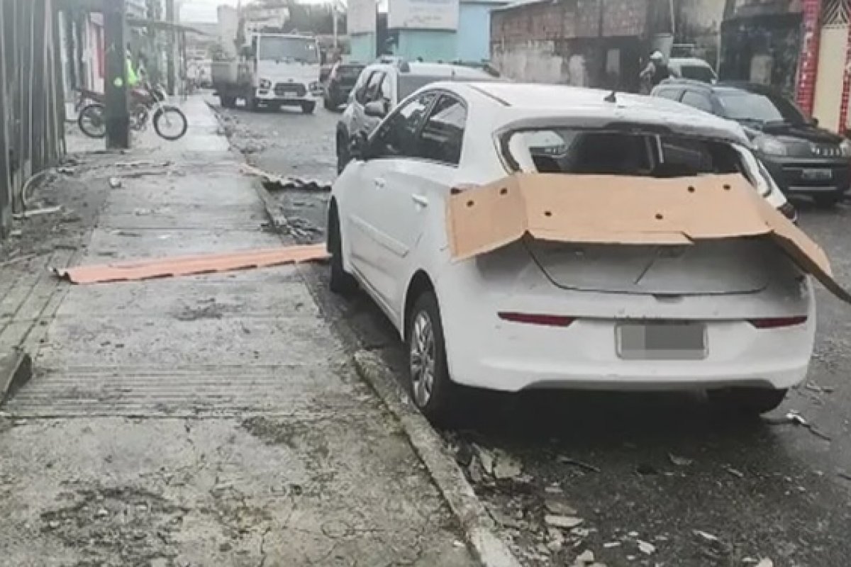 Chuva causa pontos de alagamentos em vias de Salvador neste domingo e Codesal alerta para risco de deslizamentos 