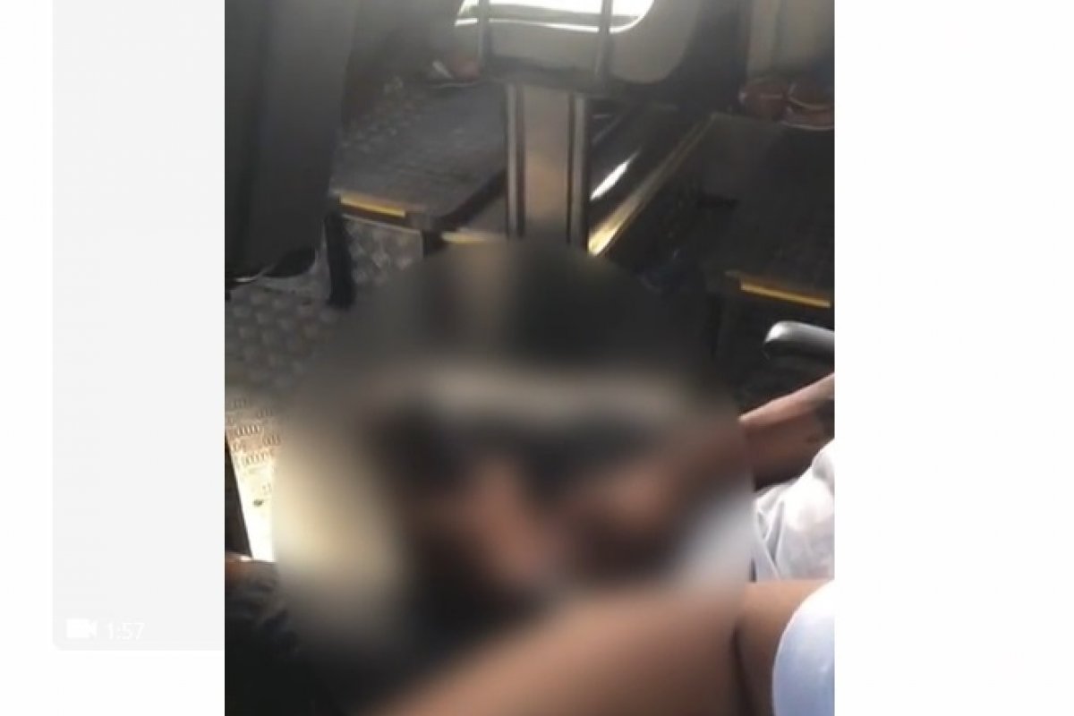 Vídeo: mulher sofre importunação dentro de ônibus 