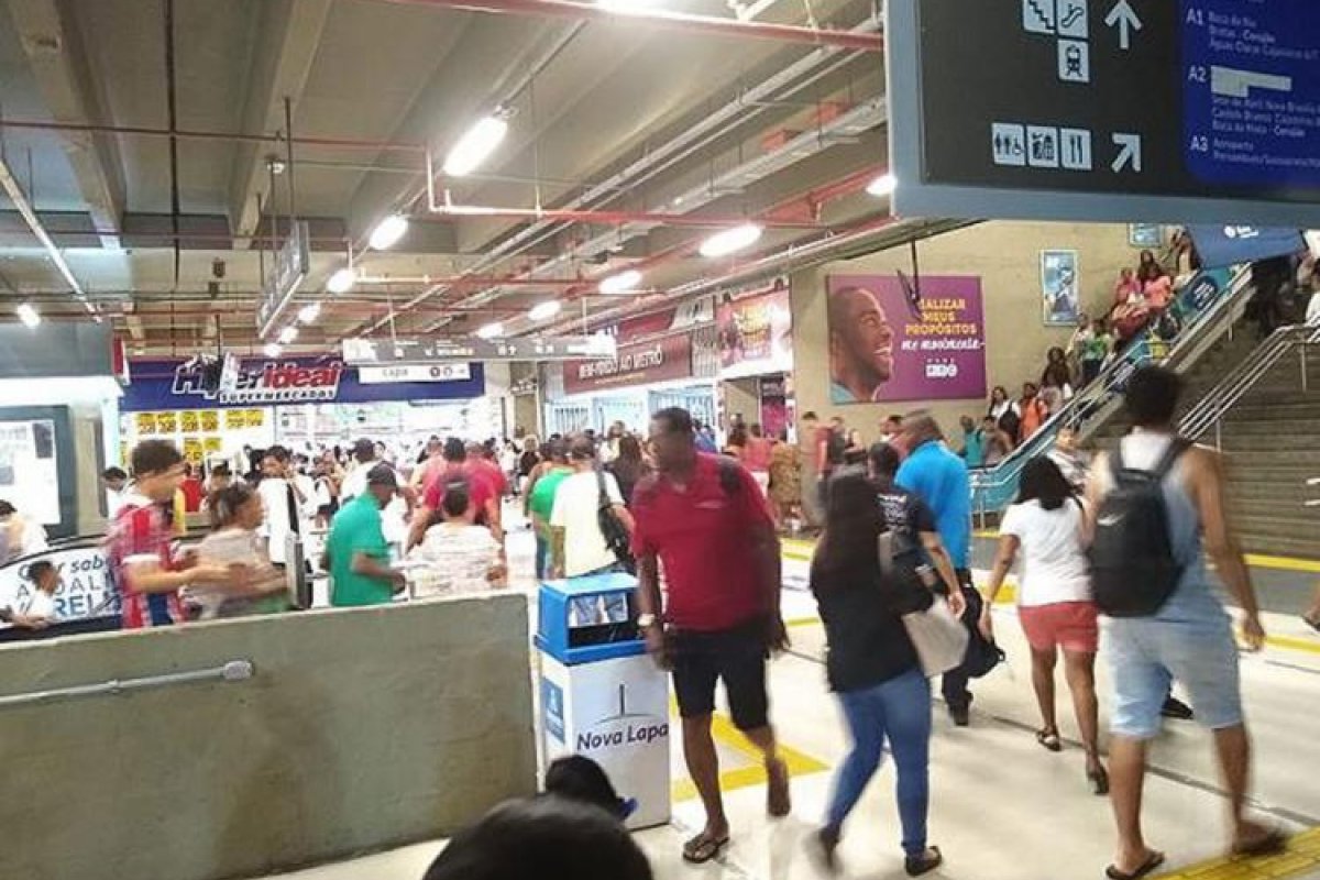 Ibametro presta atendimento ao público na Estação da Lapa 