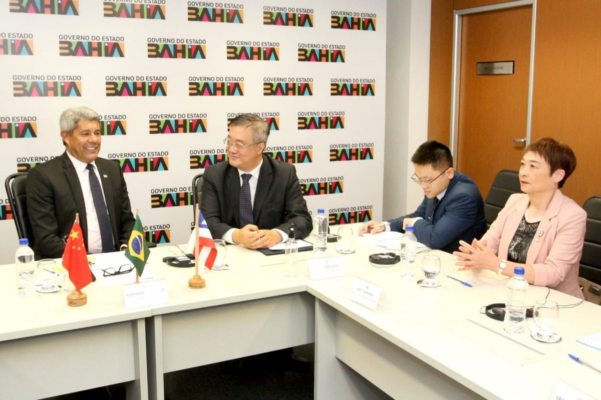 Jerônimo se reúne com embaixador chinês para discutir investimentos na Bahia 