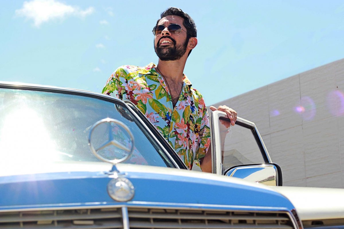 Cantor Pessoa apresenta show entre canções autorais e releituras da MPB