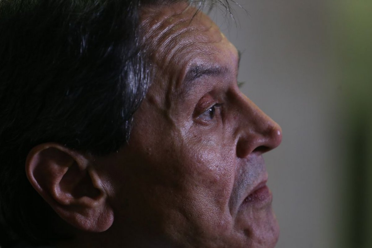 Roberto Jefferson pode estar com traumatismo craniano, diz assessoria