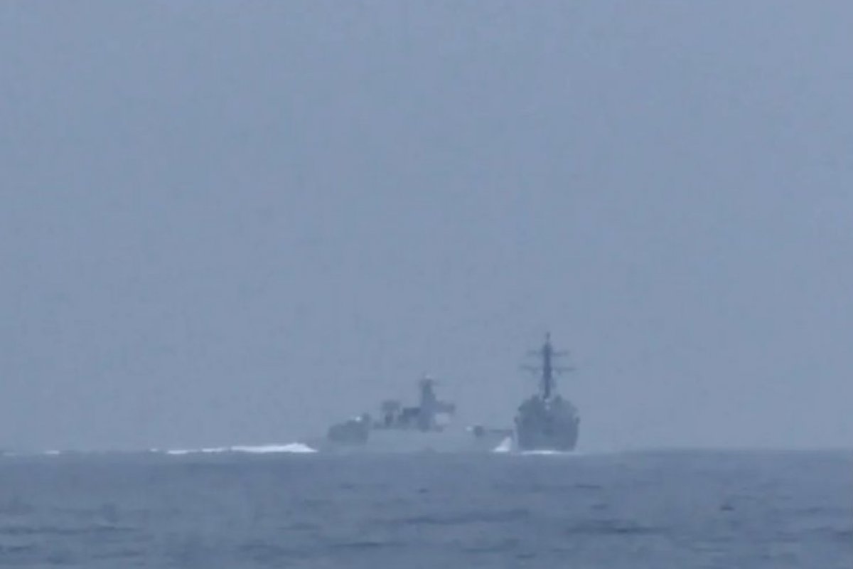 China acusa EUA de provocação após quase colisão de navios de guerra