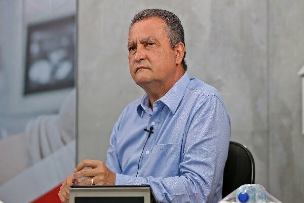 Deputados entregam pedido de demissão de Rui a Lula após críticas ao DF