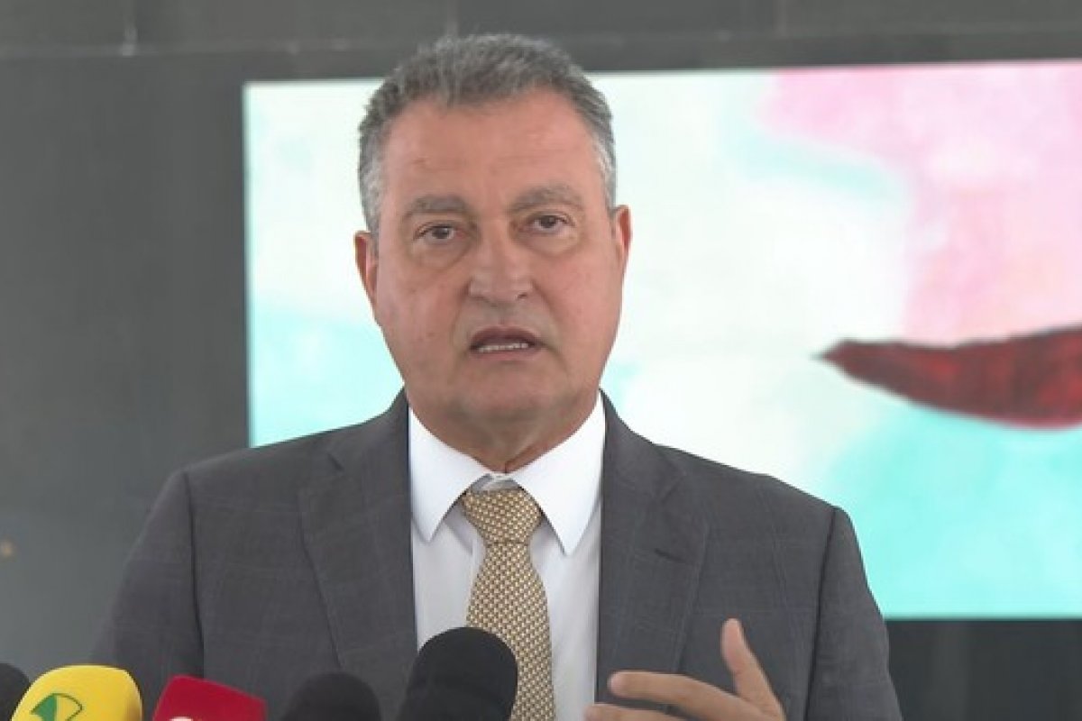 Deputados decidem convocar Rui Costa para prestar esclarecimentos na Câmara sobre críticas a Brasília