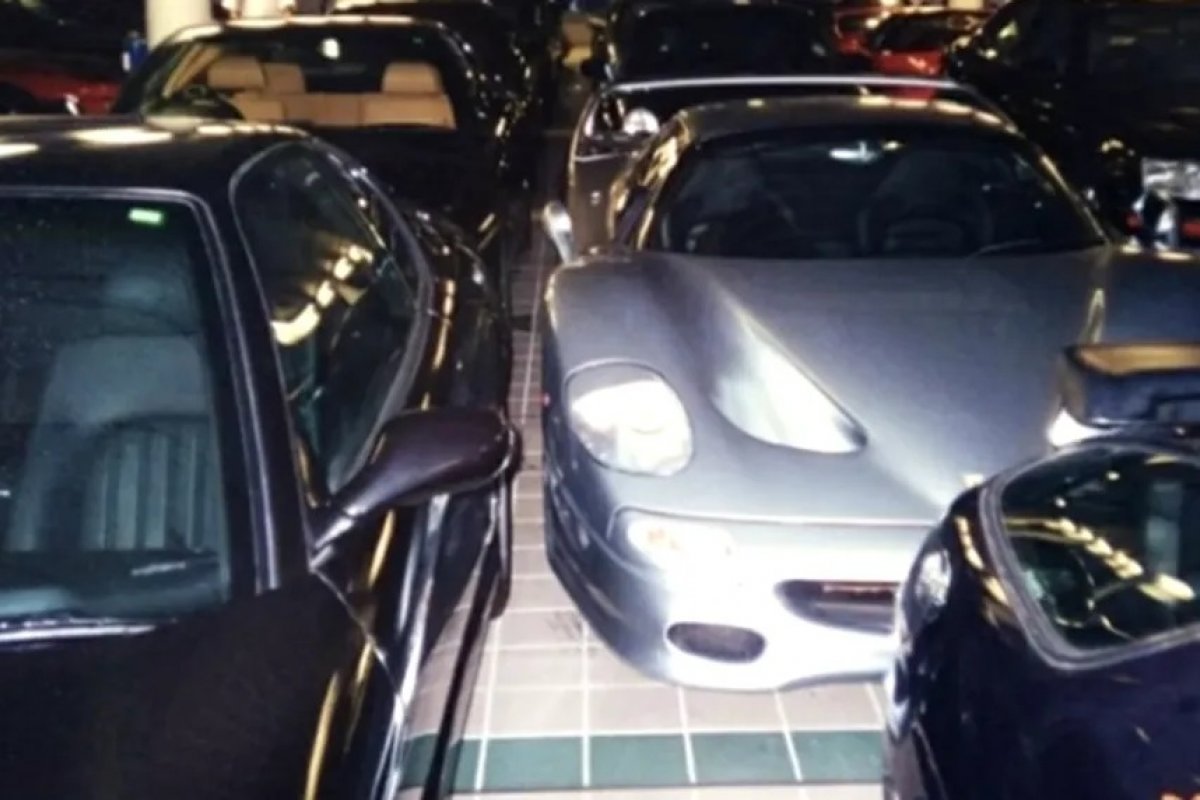 Maior coleção de carros do mundo tem mais 7 mil modelos e vale R$ 1,5 bilhão